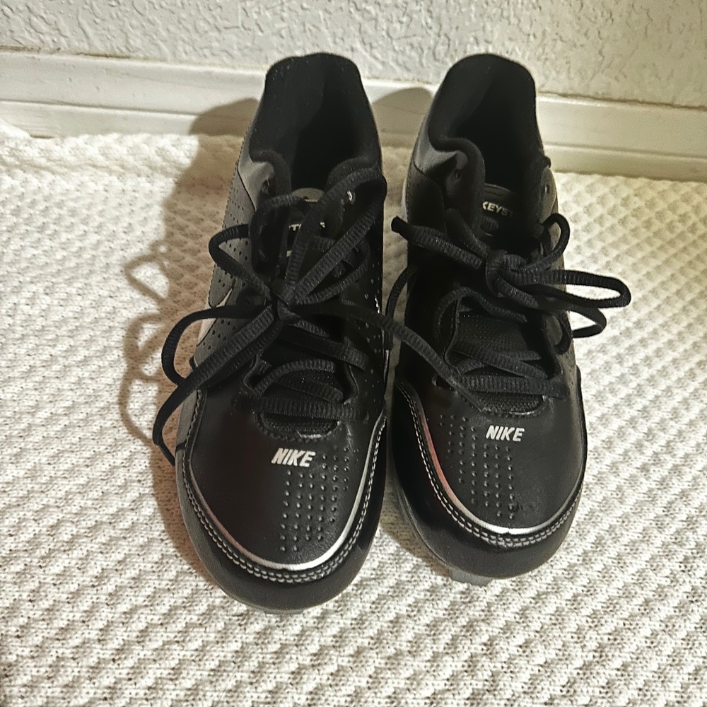 Nike baseball shoes